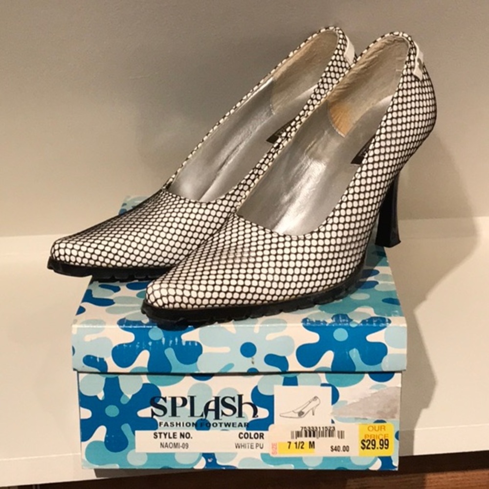 White & Black High Heel Sz 7.5M (LN)
